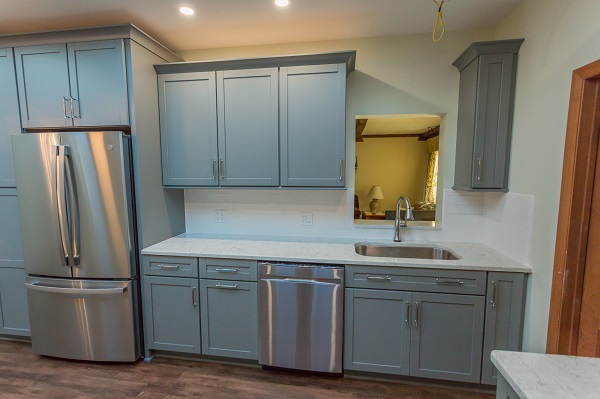 Countertop, cabinetry, or backsplash detail